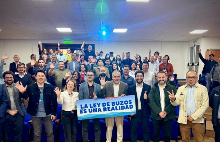 Ministro Boccardo presenta nueva ley que mejora las condiciones laborales y de seguridad de los buzos